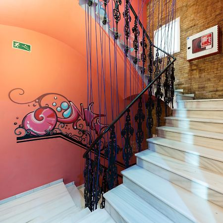 Red Nest Hostel Walencja Zewnętrze zdjęcie