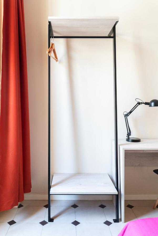 Red Nest Hostel Walencja Zewnętrze zdjęcie