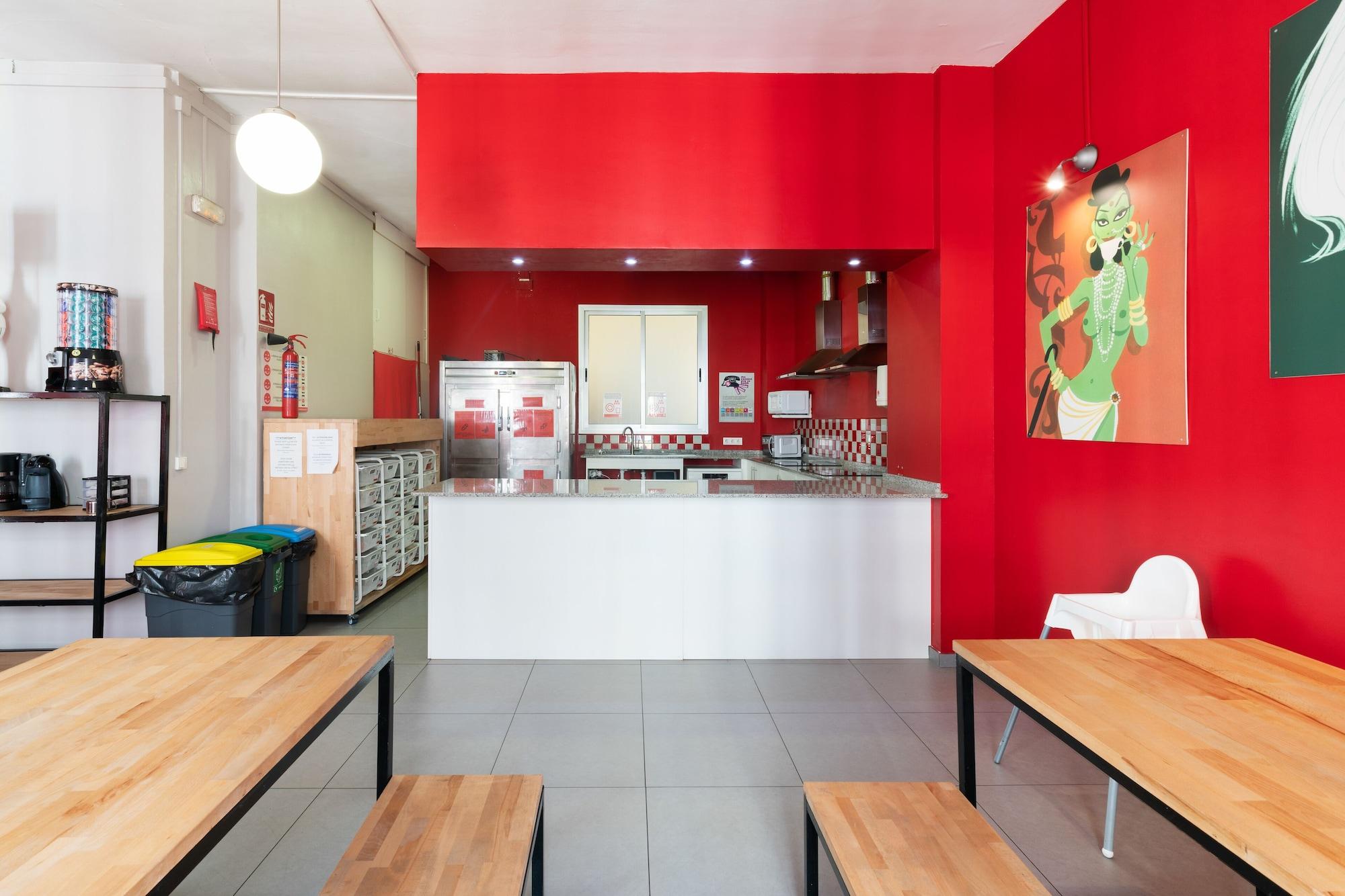 Red Nest Hostel Walencja Zewnętrze zdjęcie