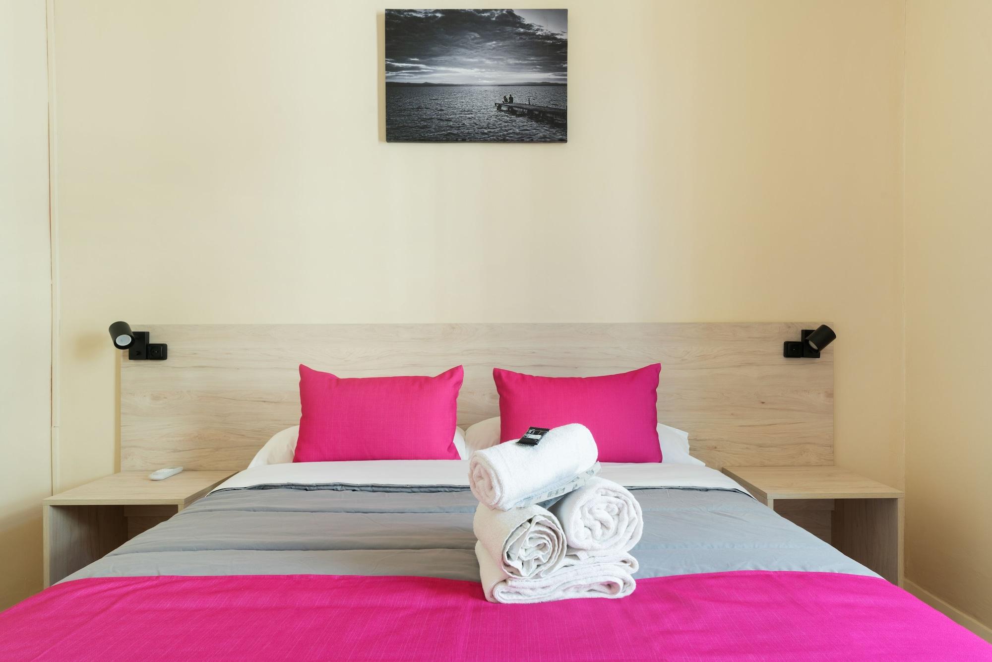 Red Nest Hostel Walencja Zewnętrze zdjęcie