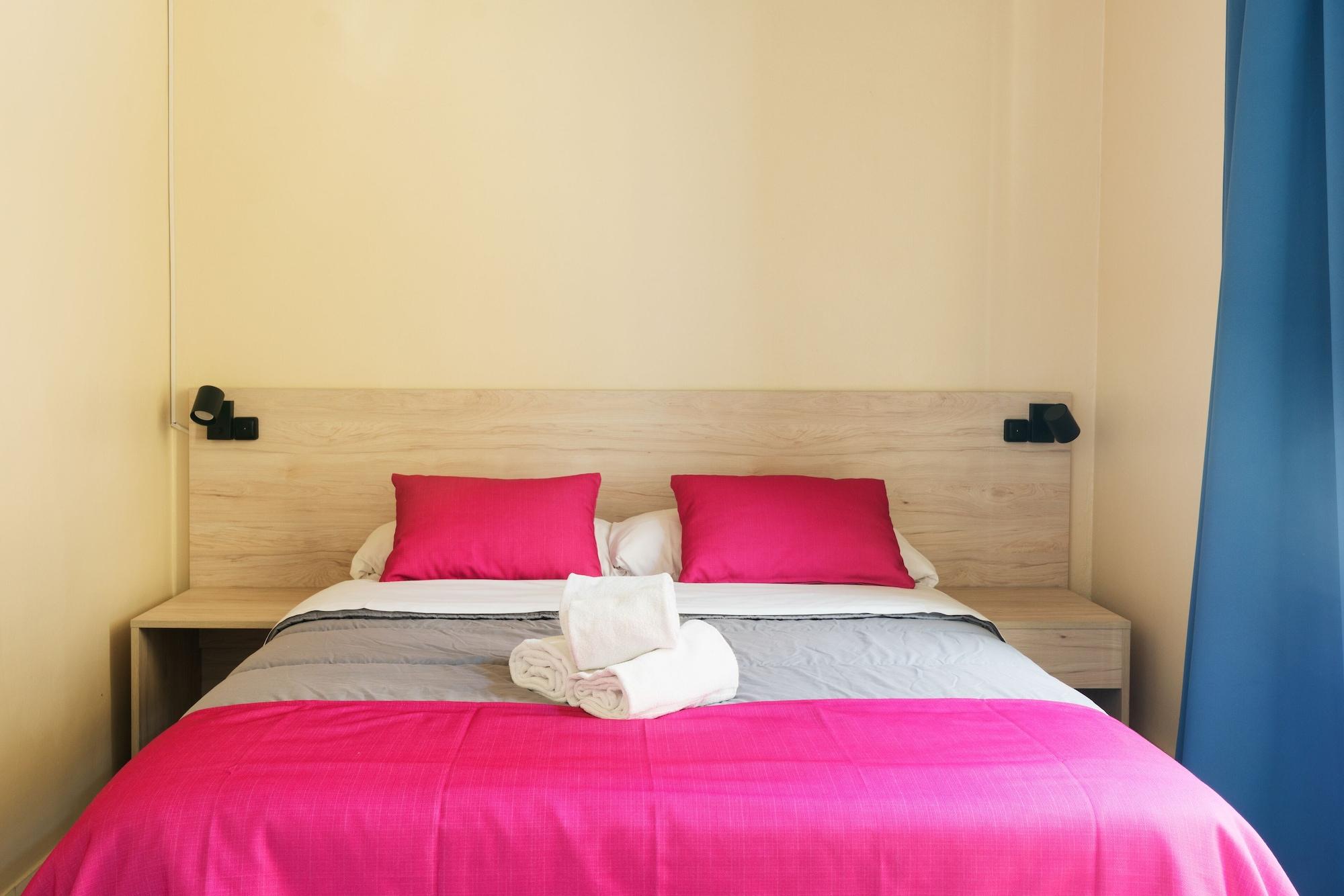 Red Nest Hostel Walencja Zewnętrze zdjęcie
