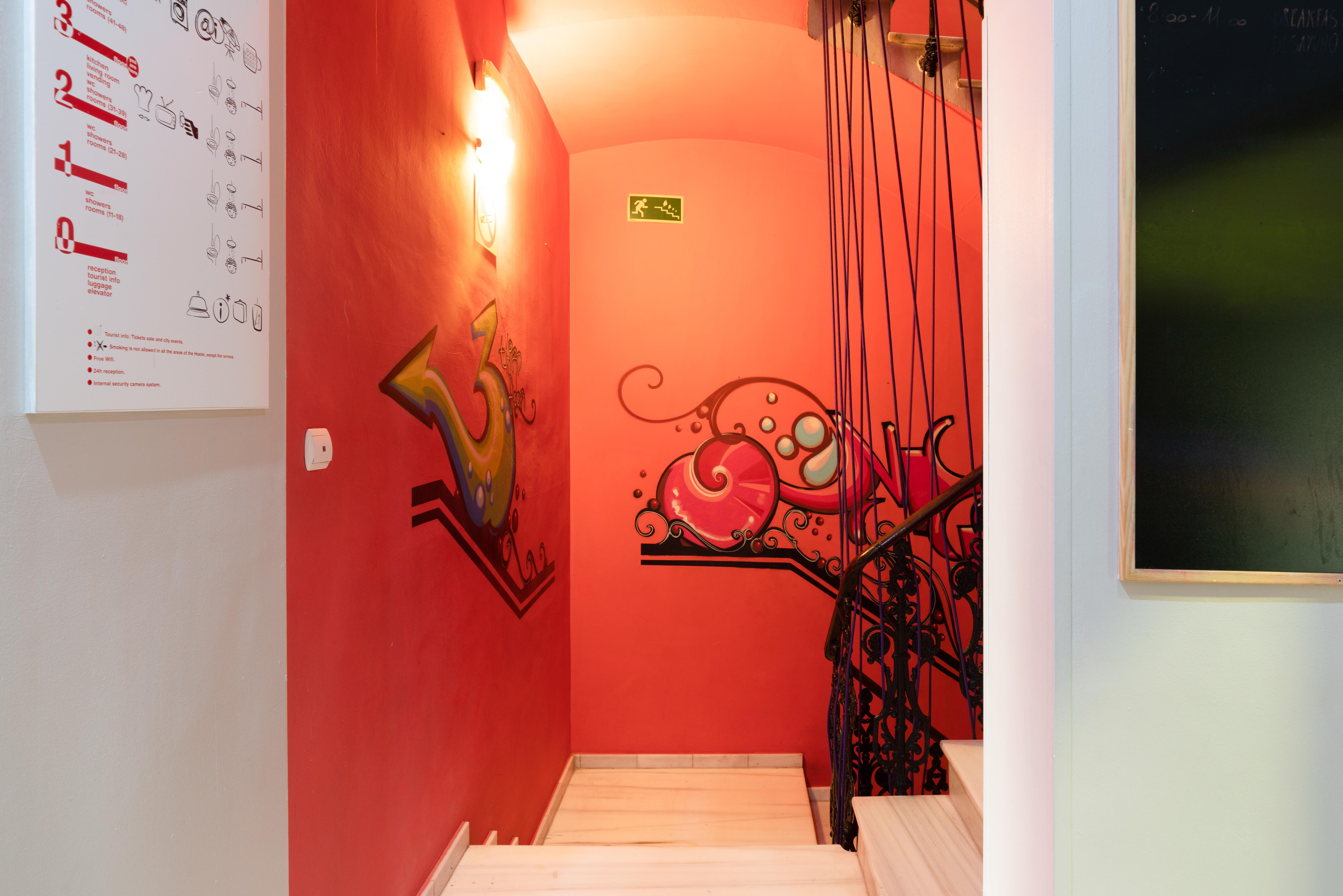 Red Nest Hostel Walencja Zewnętrze zdjęcie