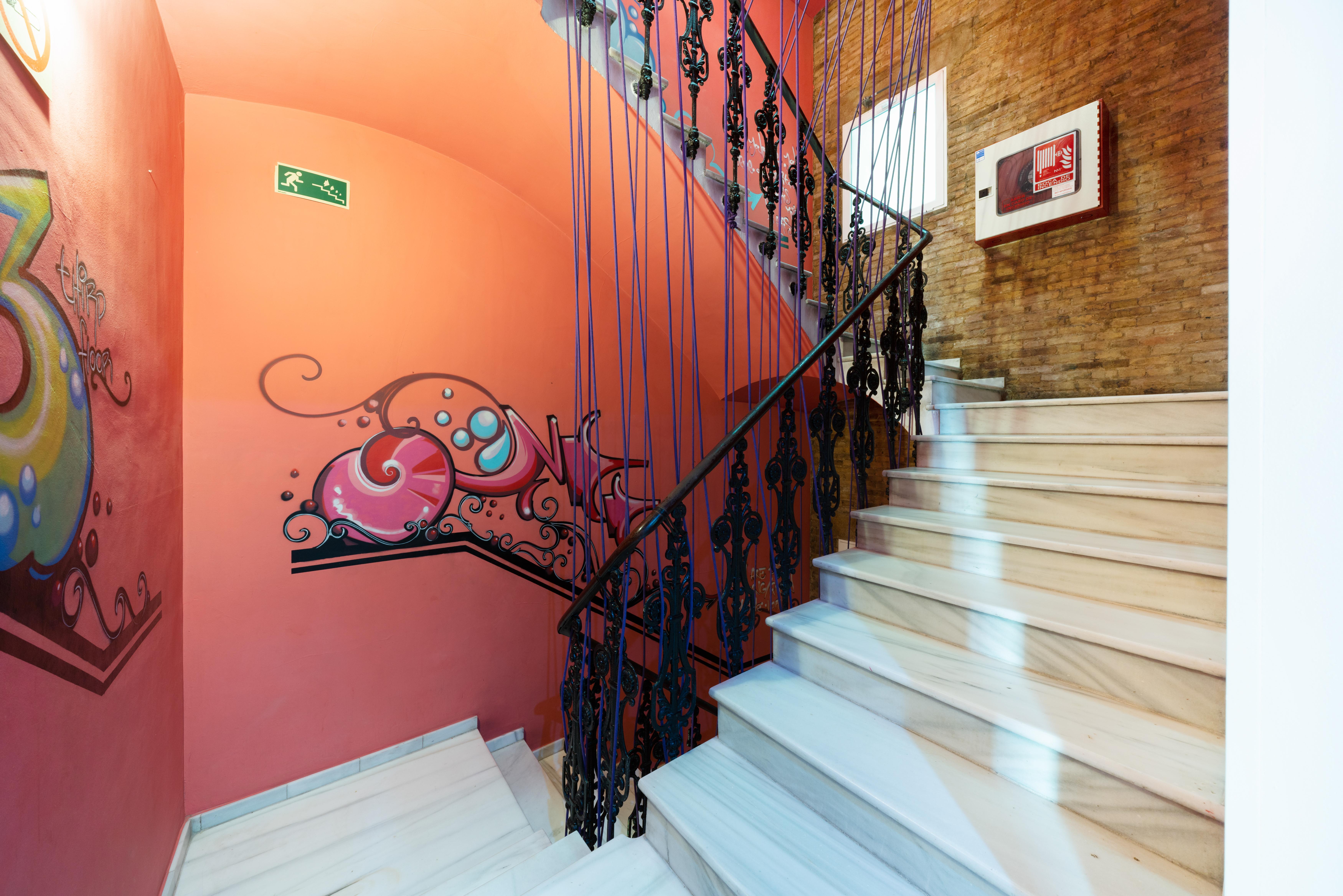 Red Nest Hostel Walencja Zewnętrze zdjęcie
