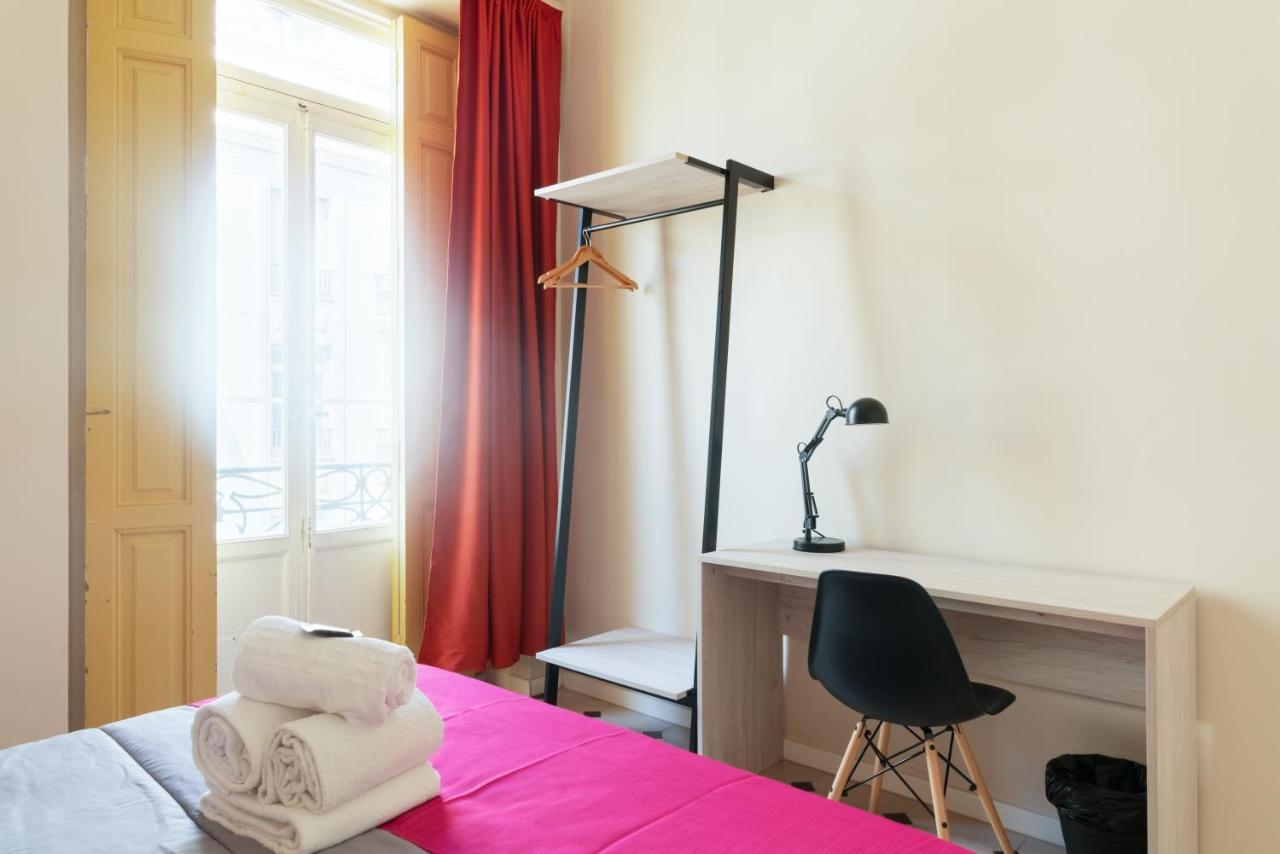 Red Nest Hostel Walencja Zewnętrze zdjęcie