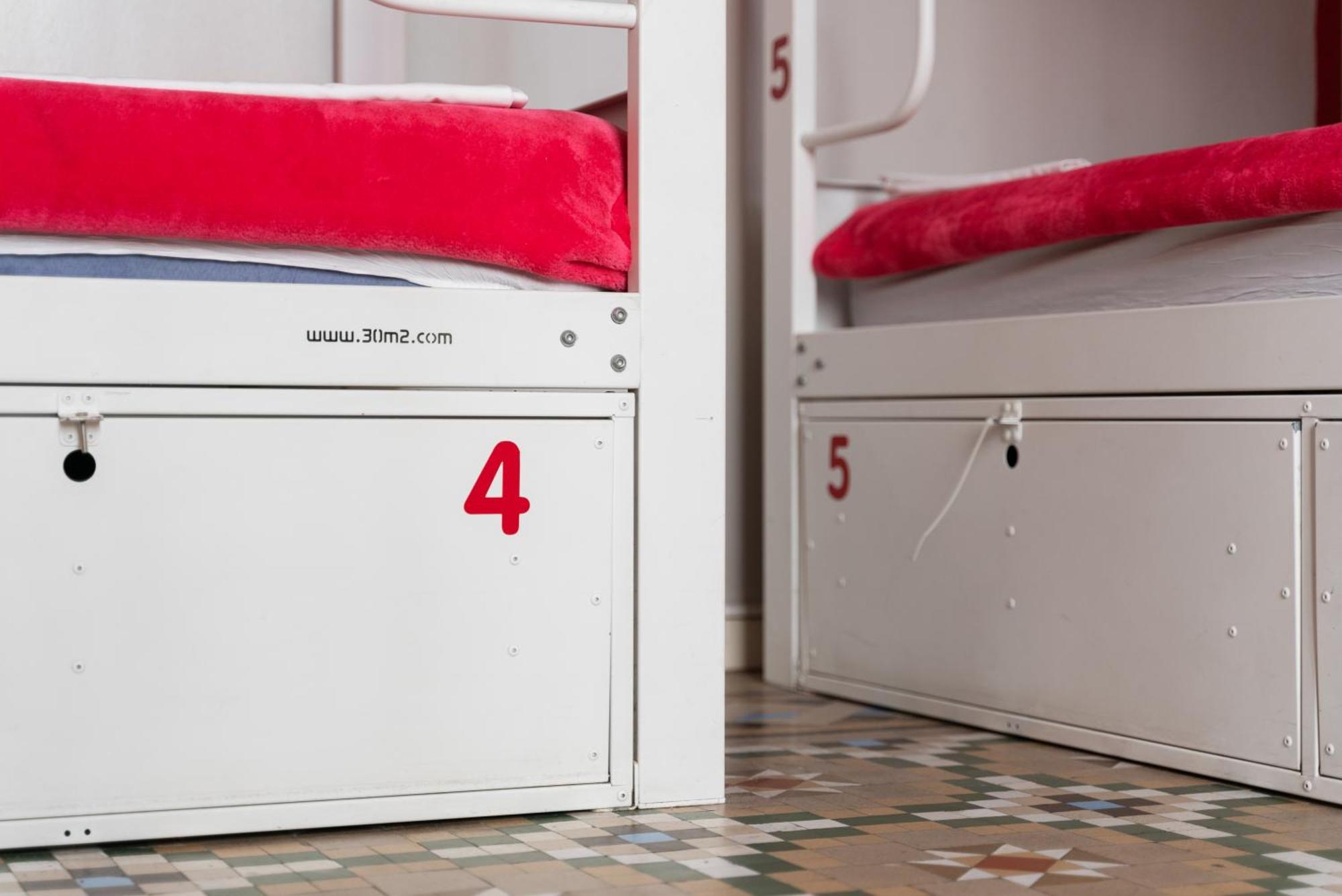 Red Nest Hostel Walencja Zewnętrze zdjęcie