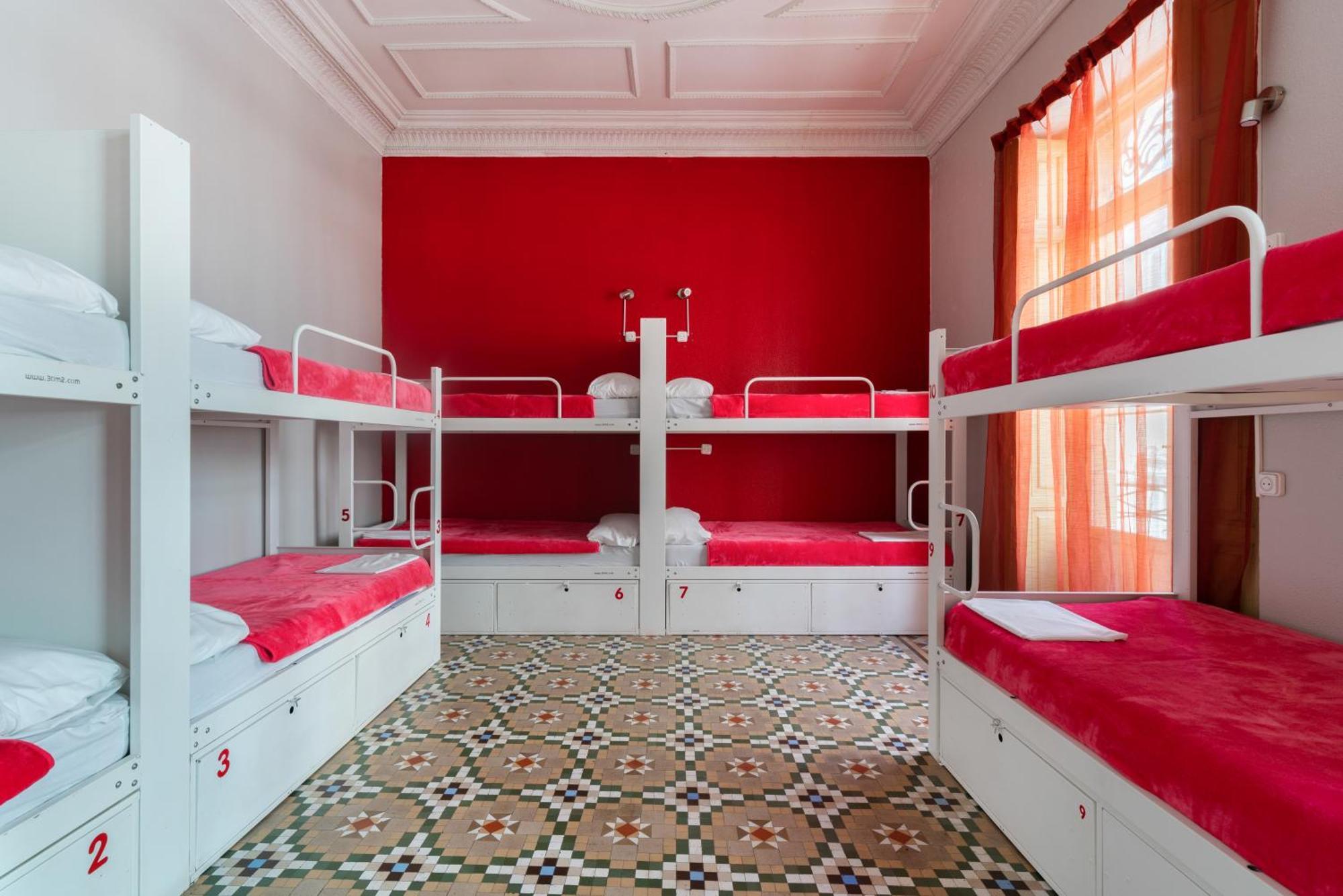 Red Nest Hostel Walencja Zewnętrze zdjęcie