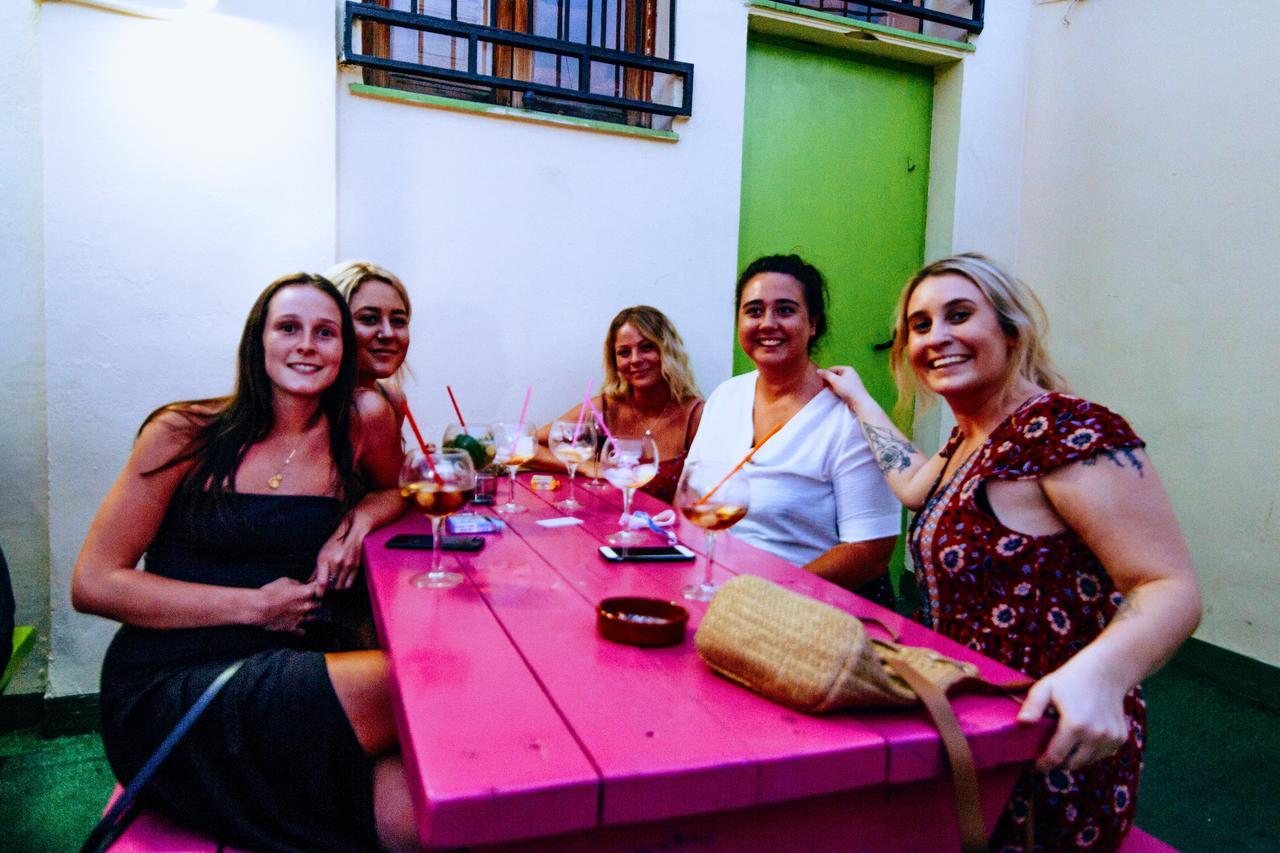 Red Nest Hostel Walencja Zewnętrze zdjęcie