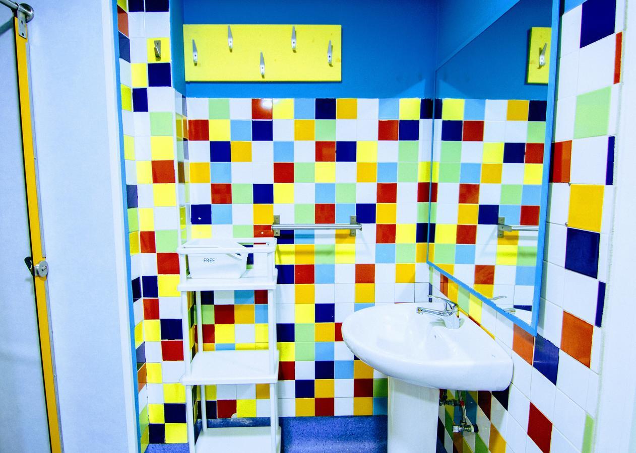Red Nest Hostel Walencja Zewnętrze zdjęcie