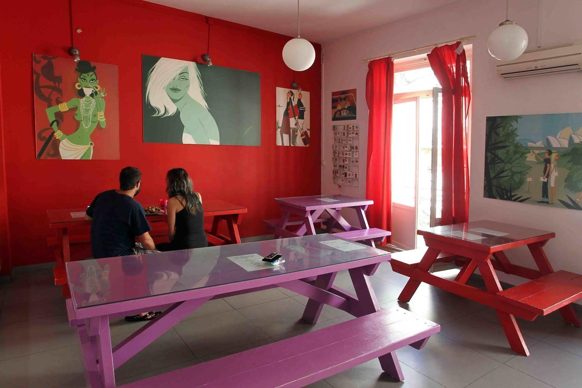 Red Nest Hostel Walencja Zewnętrze zdjęcie