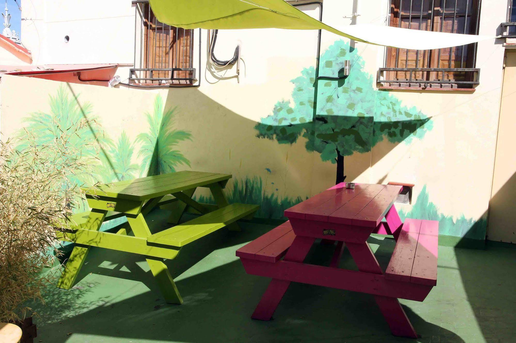 Red Nest Hostel Walencja Zewnętrze zdjęcie