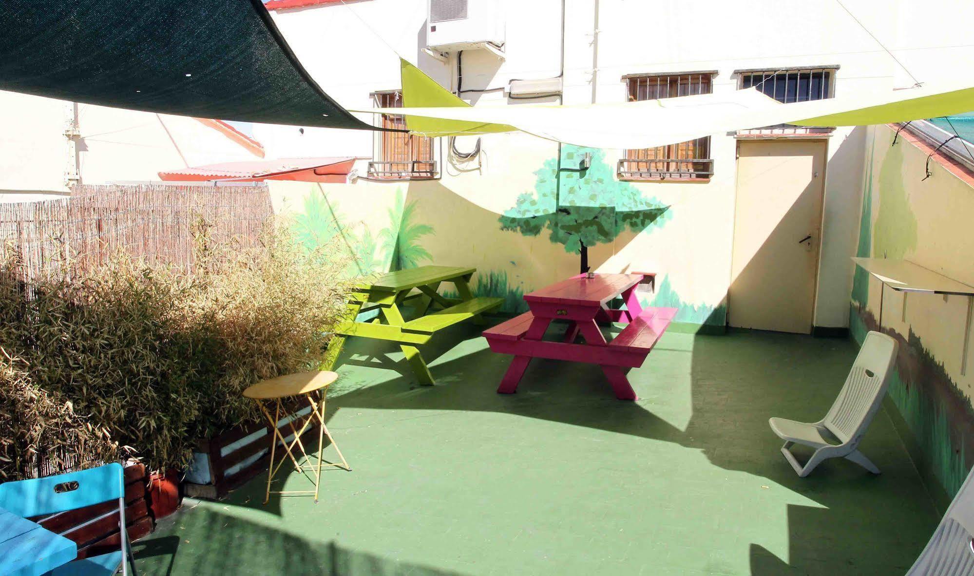 Red Nest Hostel Walencja Zewnętrze zdjęcie