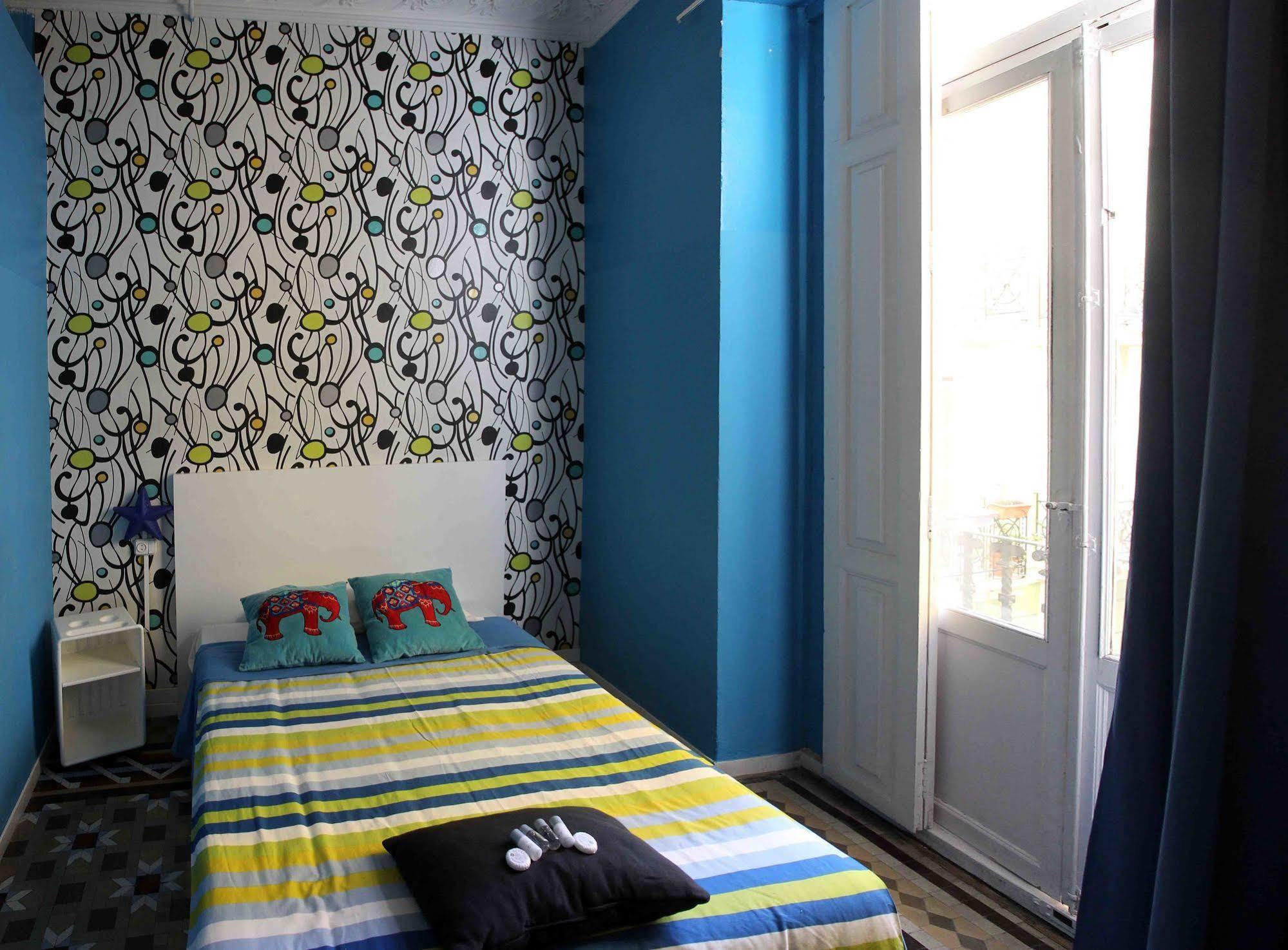 Red Nest Hostel Walencja Zewnętrze zdjęcie