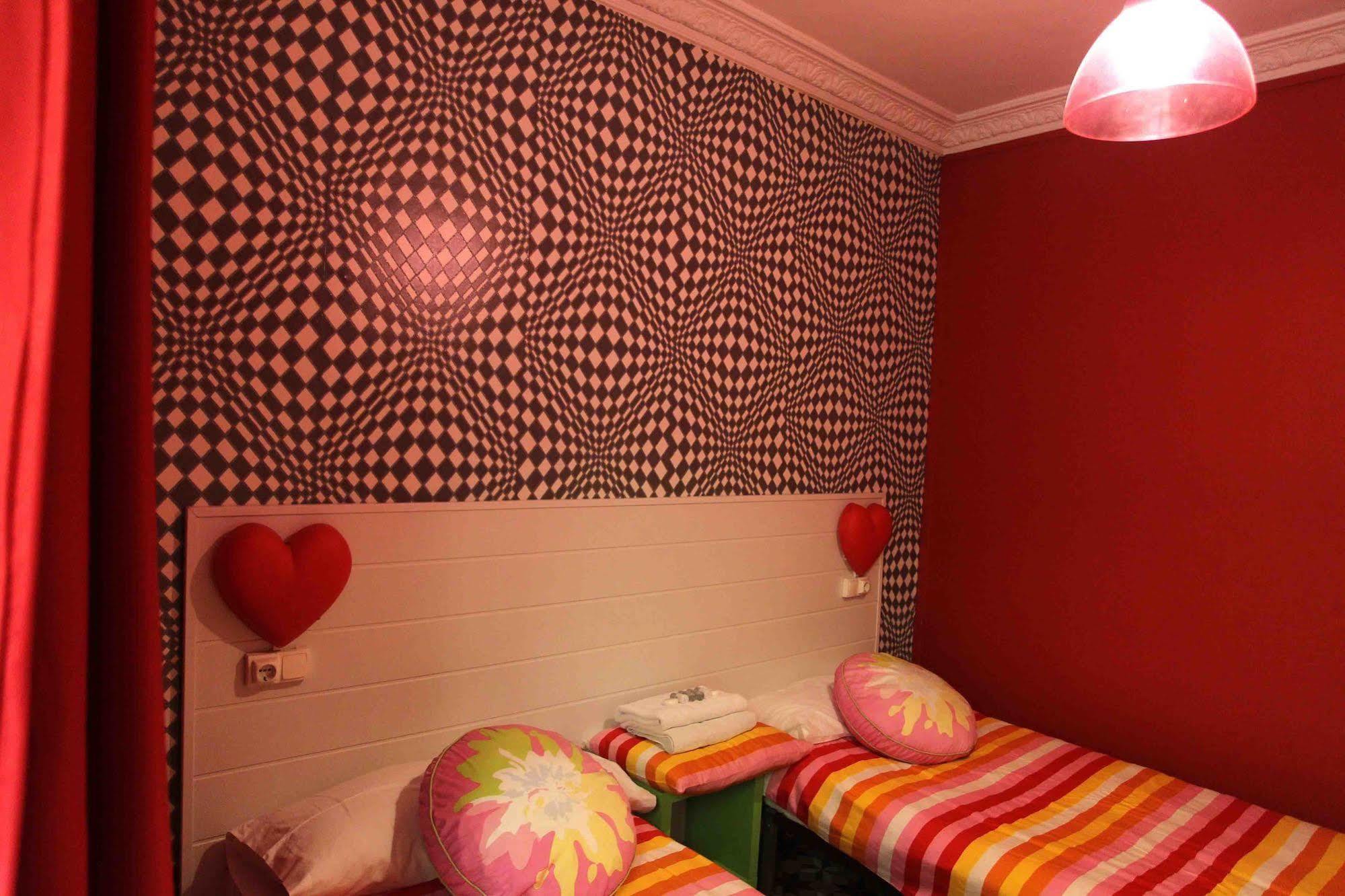 Red Nest Hostel Walencja Zewnętrze zdjęcie