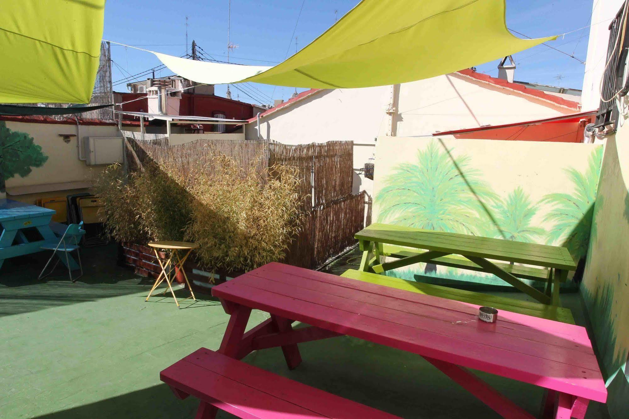 Red Nest Hostel Walencja Zewnętrze zdjęcie